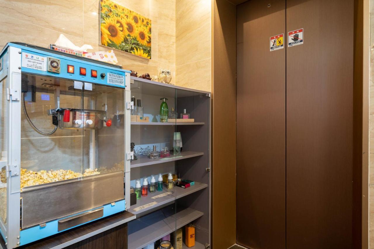 Galleria Hotel Сувон Екстериор снимка