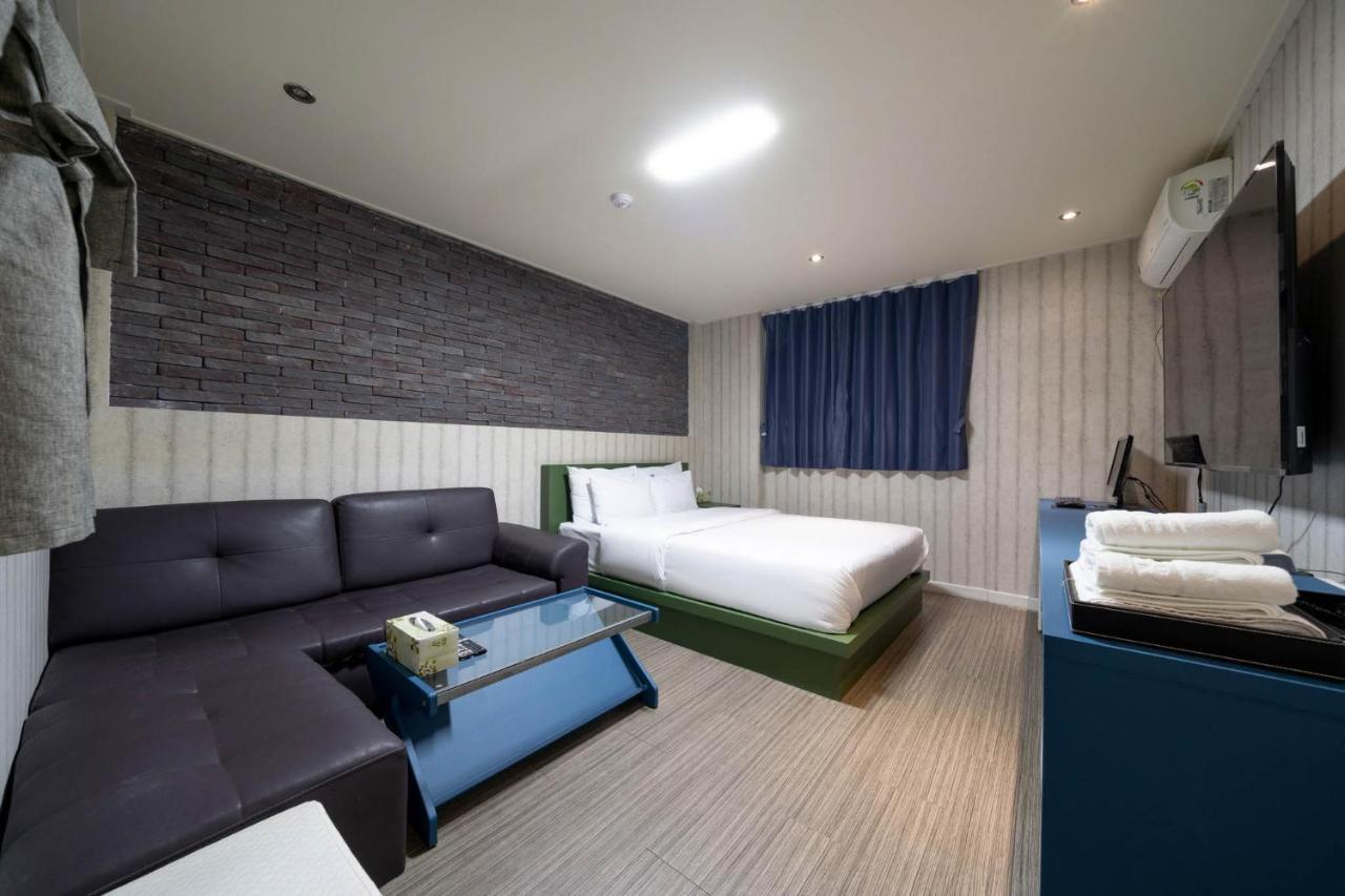 Galleria Hotel Сувон Стая снимка